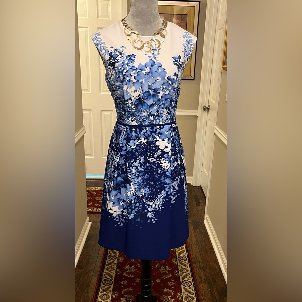 Beautiful Blue & White Floral Studio One New York Knee Length Sheath Dress.
